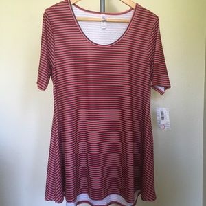 2/$15 ☀️New LulaRoe Perfect Tee red & blue stripes